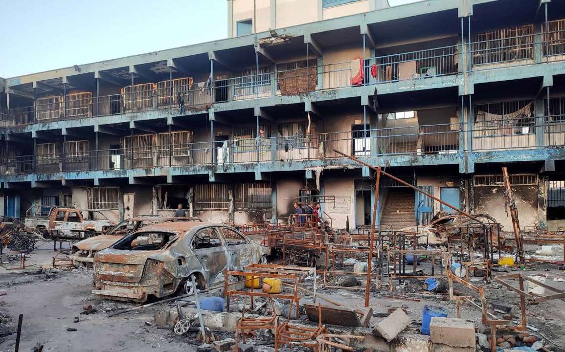 الجيش الإسرائيلي يستهدف مدرسة خليفة بن زايد في بيت لاهيا بشمال قطاع غزة المحاصر، ما أسفر عن وقوع دمار كبير في المدرسة.